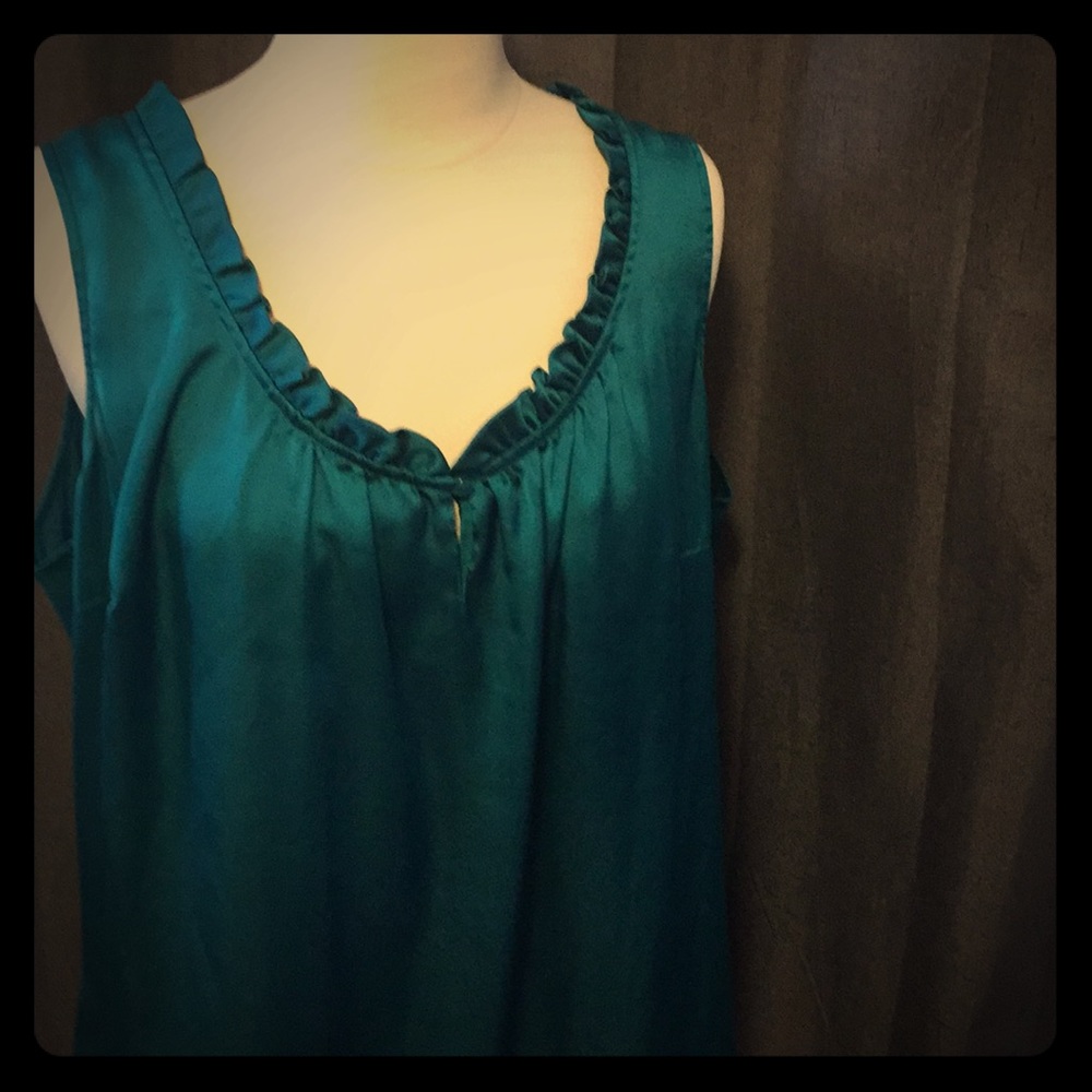Emerald-Jade Green! Like new and gorgeous top